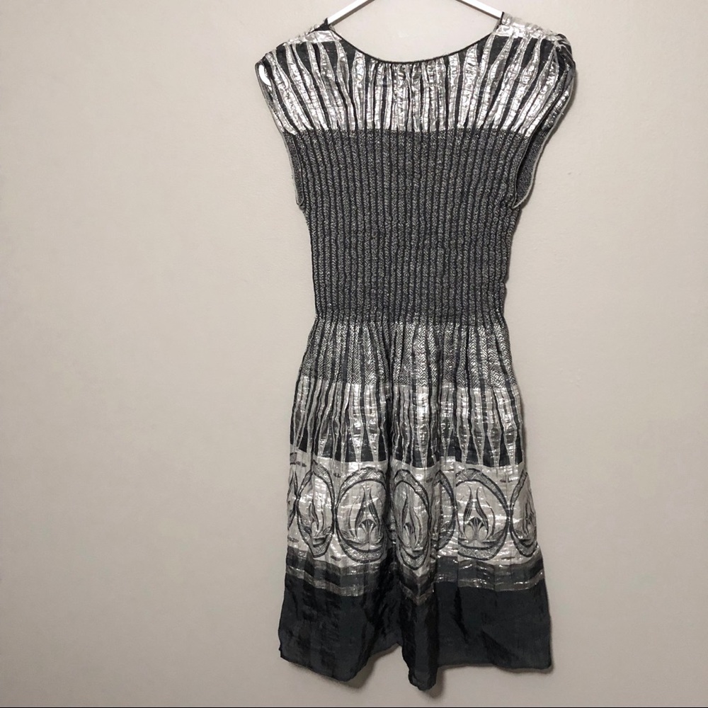 Max Edtion Dress - Picture 2 of 3